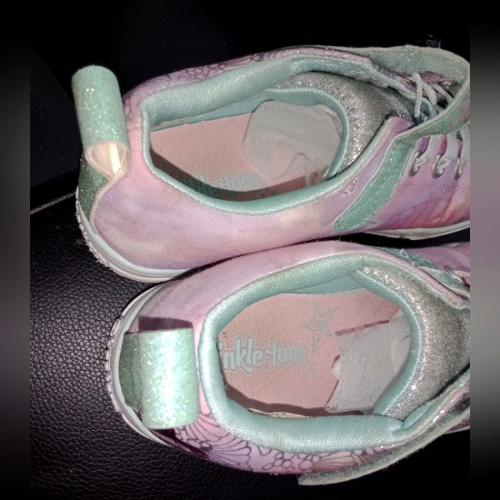Shoes 😍👟 - Picture 4 of 6